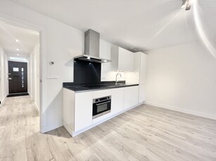 Woonhuis in Amsterdam met 4 kamers