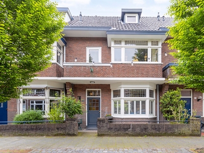 Dr. van Mierlostraat 15