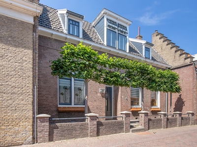 Dorpsstraat 32