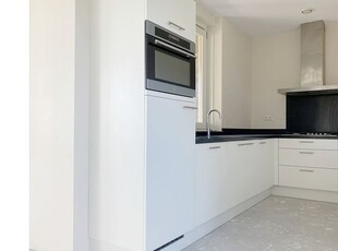 Huur 3 slaapkamer appartement van 75 m² in Leiden