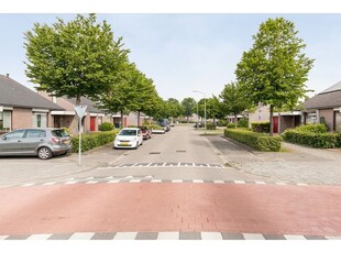 Huur 3 slaapkamer huis van 152 m² in Almere