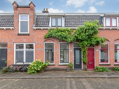 Van der Helststraat 22