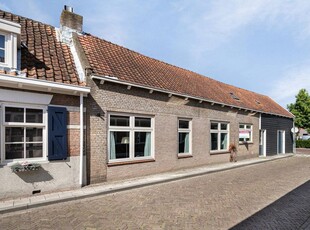 Kerkstraat 2, Hoedekenskerke