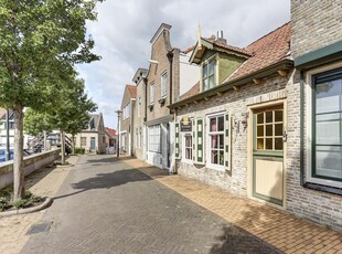 Haven 28, Sint