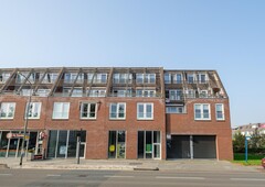 Raadhuisstraat- Parkeerplaatsen in Roden